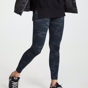 SPANX Seamless Camo Leggings